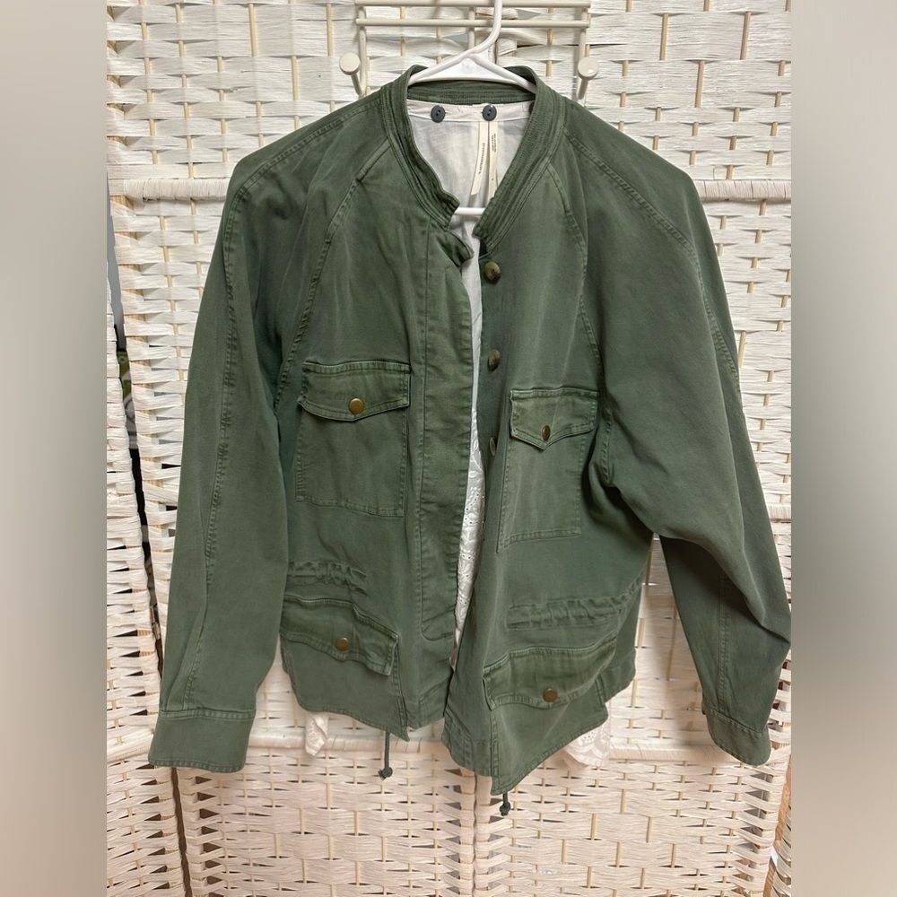 Anthropologie eyelet lined army green jacket size small